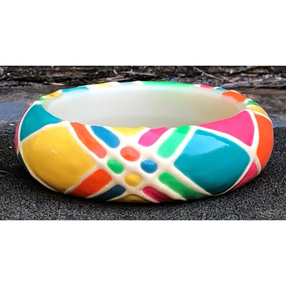 Chunky Domed 1980s Multicolor Neon Plaid Lucite Bangle Bracelet Glows in UV - Picture 5 of 7